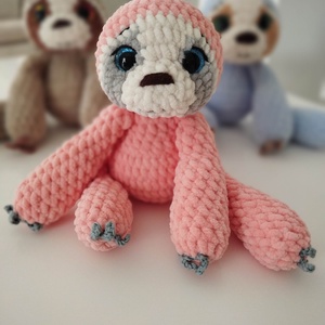 Horgolt rózsaszín lajhár baba , Játék & Sport, Plüssállat & Játékfigura, Más figura, Horgolás, MESKA