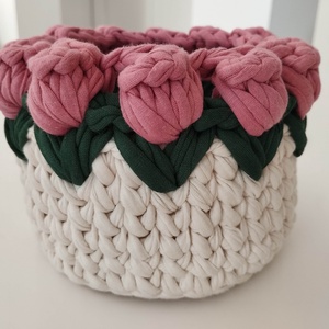 Horgolt tulipános tárolókosár  - otthon & életmód - tárolás & rendszerezés - tárolókosár - Meska.hu