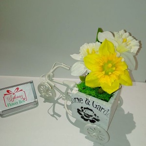 Tricikli RealTouch nárcisz virággal, Otthon & Lakás, Dekoráció, Asztal és polc dekoráció, Asztaldísz, Virágkötés, MESKA
