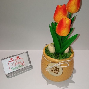 Narancssárga RealTouch tulipánok napsárga kaspóban, Otthon & Lakás, Dekoráció, Asztal és polc dekoráció, Asztaldísz, Virágkötés, MESKA