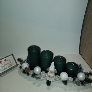 Adventi asztaldísz - Zöld, Karácsony, Adventi díszek, Adventi asztaldísz, , Adventi asztaldísz zöld gyertyákkal, aranyos kislány figurával 29cm-es kerámia tálon

Személyes átv..., MESKA