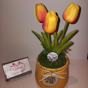 Narancssárga RealTouch tulipánok napsárga kaspóban - otthon & életmód - virágdekoráció - virágdíszek - virágdísz kaspóban - Meska.hu