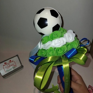 Ballagási csokor focilabdával, Otthon & Életmód, Virágdekoráció, Virágok, Virágcsokor, Virágkötés, MESKA