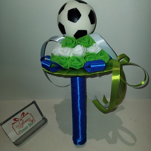 Ballagási csokor focilabdával - otthon & életmód - virágdekoráció - virágok - virágcsokor - Meska.hu