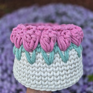 Horgolt tulipános kosár - otthon & életmód - tárolás & rendszerezés - tárolókosár - Meska.hu