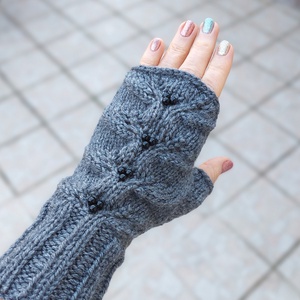 Gyöngyös ujj nélküli kötött kesztyű - ruha & divat - sál, sapka, kendő - kesztyű - Meska.hu