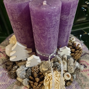 Adventi asztali dísz hagyományos színekben - karácsony - adventi díszek - adventi asztaldísz - Meska.hu