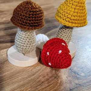 Horgolt gomba - baba - mama - babaszoba dekoráció - baba névtábla - Meska.hu
