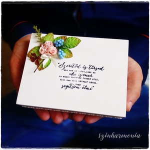 Fehér gyűrűtartó doboz mohaággyal (ládika, gyűrű, ékszer, ékszertartó, esküvő, lánykérés, eljegyzés, gyűrűpárna) - esküvő - kiegészítők - gyűrűtartó & gyűrűpárna - Meska.hu