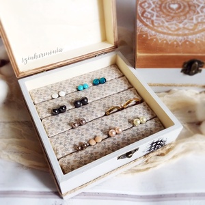 Ékszertartó doboz - Rusztik Mandala LIMITÁLT! (gyűrűtartó gyűrű bedugós fülbevaló  tartó füli ékszerdoboz beszúrós) -  - Meska.hu