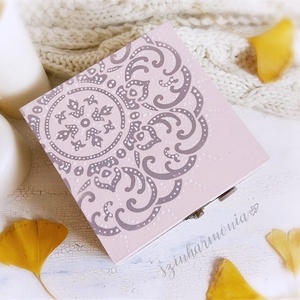 Ajándékdoboz szappannal - Púder mandala - otthon & életmód - dekoráció - asztal és polc dekoráció - díszdoboz - Meska.hu