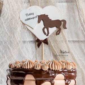 Térhatású tortabeszúró - Lovacska, Otthon & Életmód, Konyhafelszerelés, tálalás, Sütés, főzés, Sütidísz, Papírművészet, Mindenmás, MESKA