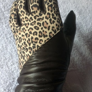 Leo ujjak  - Meska.hu