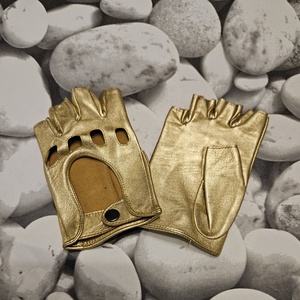 Arany színű csonkaujjú autós - ruha & divat - sál, sapka, kendő - kesztyű - Meska.hu