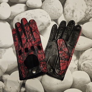 Piros mintás-fekete autós - ruha & divat - sál, sapka, kendő - kesztyű - Meska.hu