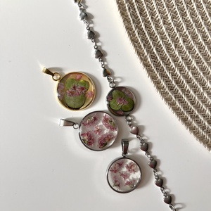 Emlékékszer virágokból - esküvő - menyasszonyi- és dobócsokor - Meska.hu