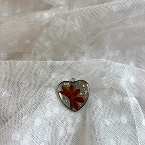 Csillogó medál valódi levéllel - Meska.hu