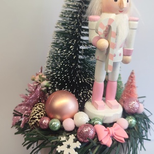 Karácsonyi dekoráció rózsaszín diótörős - otthon & életmód - dekoráció - asztal és polc dekoráció - asztaldísz - Meska.hu