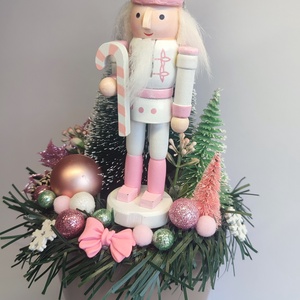 Karácsonyi dekoráció rózsaszín diótörős - otthon & életmód - dekoráció - asztal és polc dekoráció - asztaldísz - Meska.hu