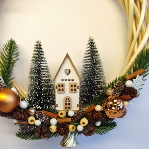 Karácsonyi ajtódísz házikóval, Otthon & Életmód, Dekoráció, Ajtó- és ablak dekoráció, Ajtódísz & Kopogtató, Virágkötés, MESKA