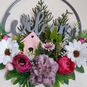 Welcome - és maradj is! Tavaszi ajtódísz , Otthon & Életmód, Dekoráció, Ajtó- és ablak dekoráció, Ajtódísz & Kopogtató, Virágkötés, MESKA