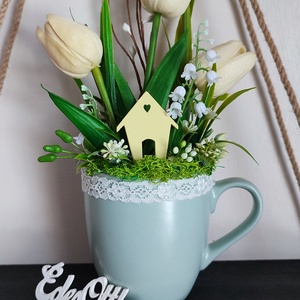 Bögrés tavaszi tulipános dekoráció , Otthon & Életmód, Dekoráció, Húsvéti asztaldíszek, Virágkötés, MESKA