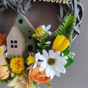 Szív alakú Welcome ajtódísz � tavaszi hangulatú virágkompozíció - otthon & életmód - dekoráció - ajtó- és ablak dekoráció - ajtódísz & kopogtató - Meska.hu