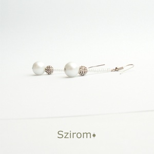 Hógömb - elegáns fehér és ezüst színű lógós fülbevaló  -  - Meska.hu