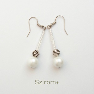 Hógömb - elegáns fehér és ezüst színű lógós fülbevaló  -  - Meska.hu