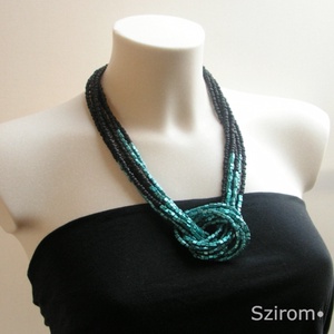 Sikeres nő - türkiz és fekete nyaklánc - Meska.hu