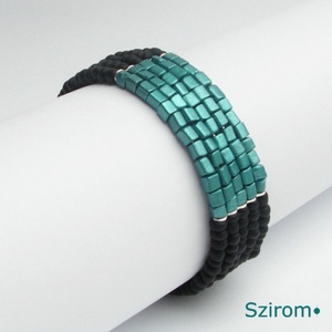 Sikeres nő - fekete és türkiz színű karkötő - Meska.hu