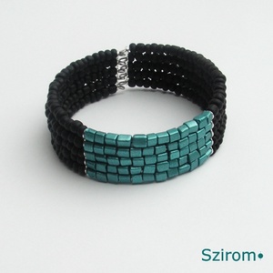 Sikeres nő - fekete és türkiz színű karkötő -  - Meska.hu