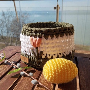 Horgolt tulipános tartó - Meska.hu