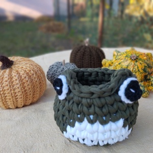 Horgolt békás tató - otthon & életmód - dekoráció - asztal és polc dekoráció - horgolt & csipketerítő - Meska.hu