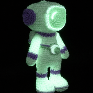 Sötétben sozforeszkálós horgolt űrhajós, Játék & Sport, Plüssállat & Játékfigura, Ember, Horgolás, MESKA