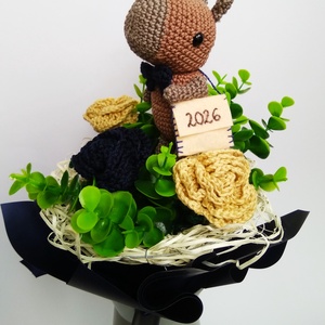 Horgolt ballagási capybara csokor- horgolt virágokkal, egyedi kézműves ajándék - Meska.hu