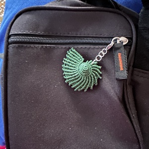 kagyló táskadísz - táska & tok - kulcstartó & táskadísz - táskadísz - Meska.hu