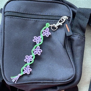 Virágfüzér táskadísz - táska & tok - kulcstartó & táskadísz - táskadísz - Meska.hu