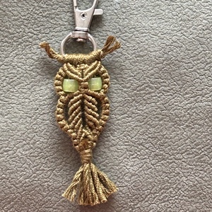 Bagoly, Táska & Tok, Kulcstartó & Táskadísz, Táskadísz, Csomózás, ? bagoly táskadísz?

Szereted a baglyokat?
Akkor ez a táskadísz neked való!

Garantáltan egyedivé t..., MESKA