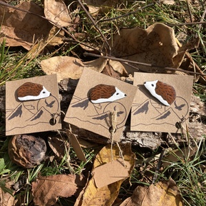 Sün tűzzománc kitűző - ékszer - kitűző és bross - Meska.hu Sün tűzzománc kitűző - ékszer - kitűző és bross - Meska.hu