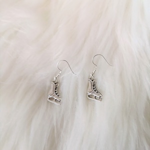 'Korcsolyák'  fülbevaló - ékszer - fülbevaló - lógó fülbevaló - Meska.hu 'Korcsolyák'  fülbevaló - ékszer - fülbevaló - lógó fülbevaló - Meska.hu