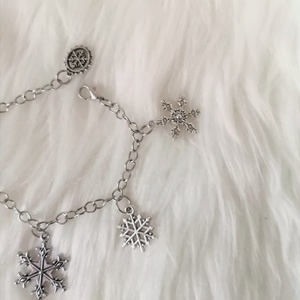 'Hókristályok' karkötő - ékszer - karkötő - Meska.hu 'Hókristályok' karkötő - ékszer - karkötő - Meska.hu