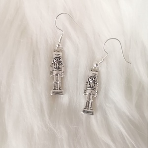 'Diótörő' fülbevaló - ékszer - fülbevaló - lógó fülbevaló - Meska.hu 'Diótörő' fülbevaló - ékszer - fülbevaló - lógó fülbevaló - Meska.hu