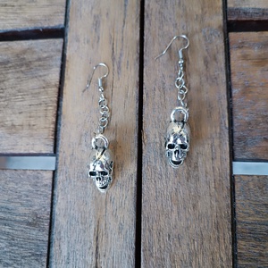 Koponya fülbevaló - ékszer - fülbevaló - lógó fülbevaló - Meska.hu Koponya fülbevaló - ékszer - fülbevaló - lógó fülbevaló - Meska.hu