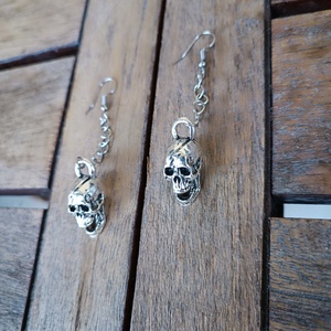 Koponya fülbevaló - ékszer - fülbevaló - lógó fülbevaló - Meska.hu Koponya fülbevaló - ékszer - fülbevaló - lógó fülbevaló - Meska.hu