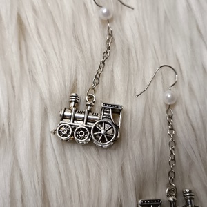 Gőzmozdony fülbevaló - ékszer - fülbevaló - lógó fülbevaló - Meska.hu Gőzmozdony fülbevaló - ékszer - fülbevaló - lógó fülbevaló - Meska.hu