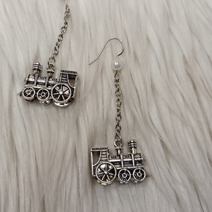 Gőzmozdony fülbevaló - ékszer - fülbevaló - lógó fülbevaló - Meska.hu Gőzmozdony fülbevaló - ékszer - fülbevaló - lógó fülbevaló - Meska.hu