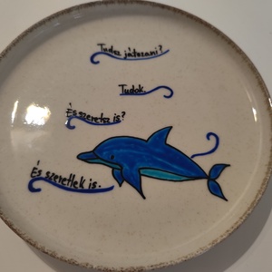 Tudsz játszani? Delfines tányér, Otthon & Életmód, Konyhafelszerelés, tálalás, Tálalás, Tányér & Étkészlet, Festett tárgyak, MESKA