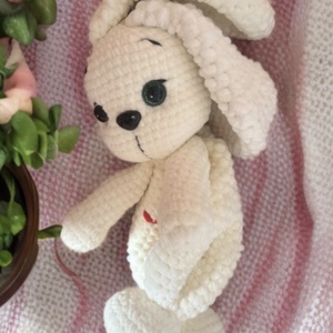 Édes kis nyuszi alvópajti aki rendelésre készül - Meska.hu