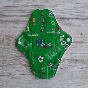 Egészségügyi betét, intim betét,  újramosható,környezetbarát,zöld alapon focis mintás pamutvászonból,  NoWaste, Szépségápolás, Intim higiénia, Intimbetét, Varrás, MESKA
